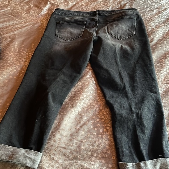 EUC Cropped jeans - Picture 3 of 6